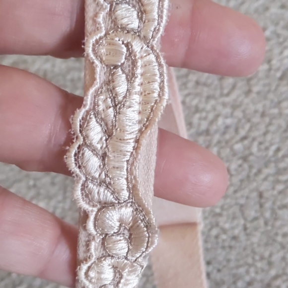 Paramour by Felina Gorgeous beige underwire  Bra 42DDD - Picture 2 of 6